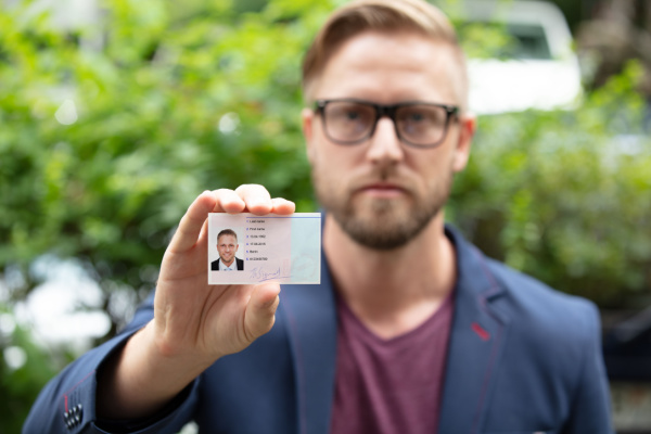 Illustration de l'article Commissaire de justice : comment obtenir sa carte professionnelle ?