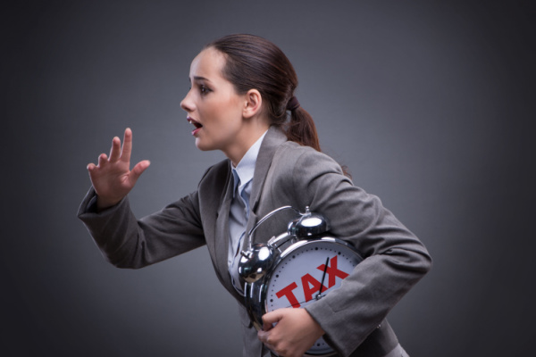 Illustration de l'article Déposer en retard sa déclaration de revenus : un risque mini ou maxi ?